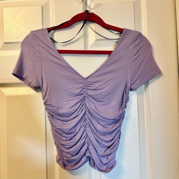 Forever 21 Ruched Top in Lavender BNWT - Picture 5 of 6